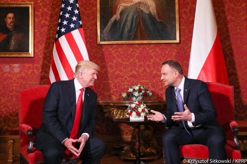 Rosyjskie media o wizycie Trumpa w Polsce: dostawy gazu i kupno Patriotów - GospodarkaMorska.pl