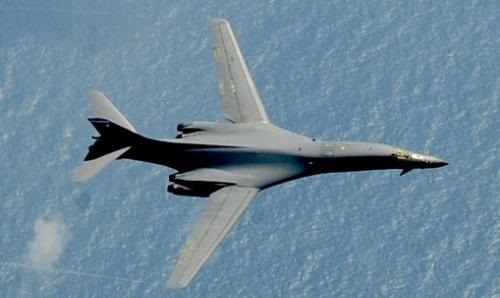 Bombowce USA przeleciały nad spornym akwenem Morza Południowochińskiego - GospodarkaMorska.pl