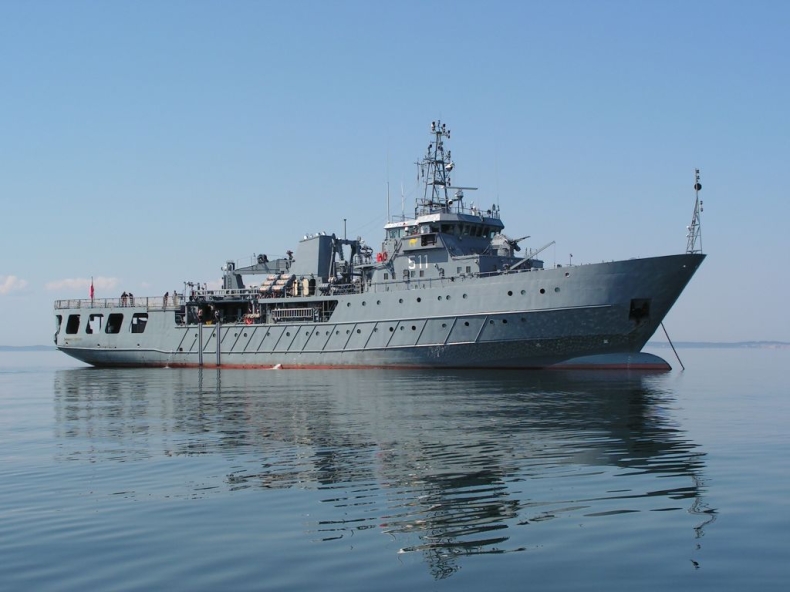 Macierewicz: misja ORP Czernicki przykładem na polską ochronę południowej flanki NATO - GospodarkaMorska.pl