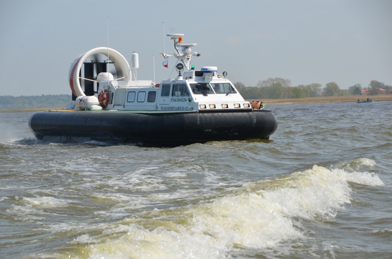 Przepłynął wbrew przepisom przez granicę - GospodarkaMorska.pl