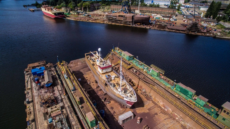 53-letni longliner przechodzi remont w gdańskiej stoczni. Będzie jak nowy (foto, wideo) - GospodarkaMorska.pl