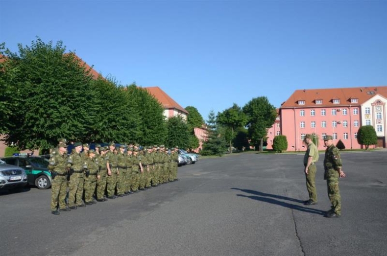 Kolejni funkcjonariusze MOSG wyruszyli do Macedonii - GospodarkaMorska.pl