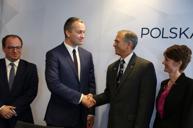 Polska Grupa Zbrojeniowa i Bell Helicopter zacieśniają współpracę w zakresie śmigłowców - GospodarkaMorska.pl