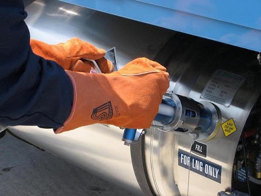 Na Węgrzech rozpoczęto budowę pierwszej stacji tankowania LNG - GospodarkaMorska.pl