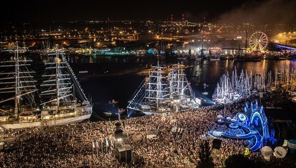 Specjalne pociągi na finał Zlotu Wielkich Żaglowców - GospodarkaMorska.pl