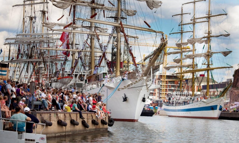 Dar Młodzieży w regatach do Kłajpedy - GospodarkaMorska.pl