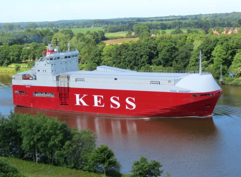 Samochodowiec Main Highway przechodzi remont w MSR Gryfia - GospodarkaMorska.pl