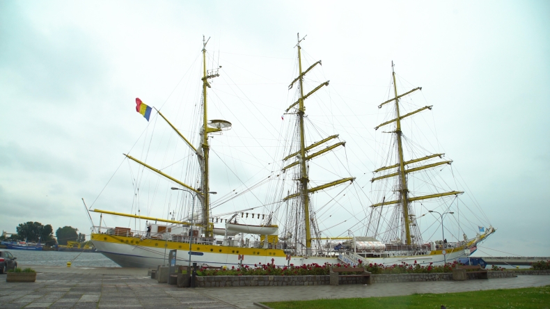 Rumuński żaglowiec Mircea po raz pierwszy zacumował w Gdyni. Do piątku można go zwiedzać (foto, wideo) - GospodarkaMorska.pl