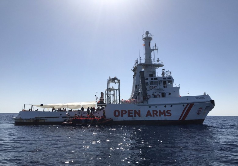 Libia prosi Włochy o statki do walki z przemytnikami migrantów - GospodarkaMorska.pl