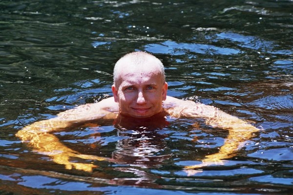 Bogusław Ogrodnik okrążył wpław Manhattan i zdobył potrójną koronę - GospodarkaMorska.pl