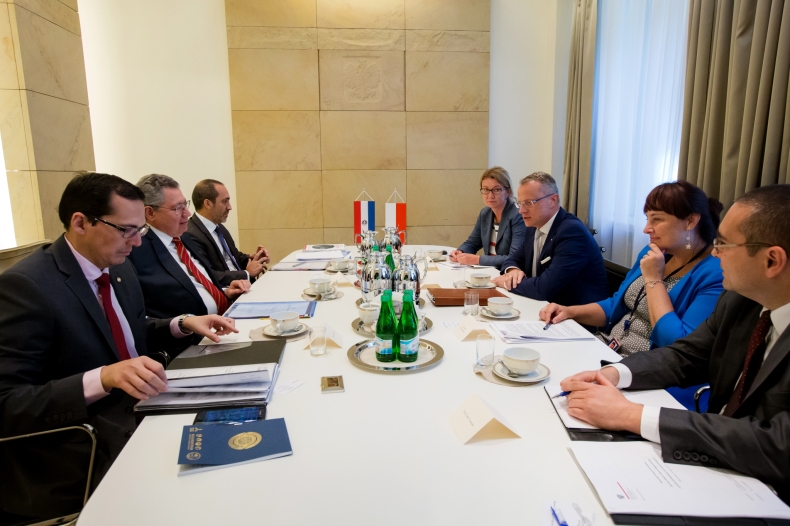 Konsultacje polsko-paragwajskie w Warszawie - GospodarkaMorska.pl