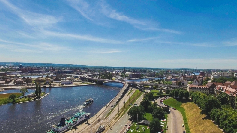 Odra Zachodnia w Szczecinie zamknięta dla żeglugi towarowej - GospodarkaMorska.pl