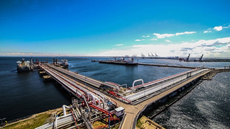 10 cudów polskiej gospodarki morskiej: Naftoport (wideo, foto) - GospodarkaMorska.pl