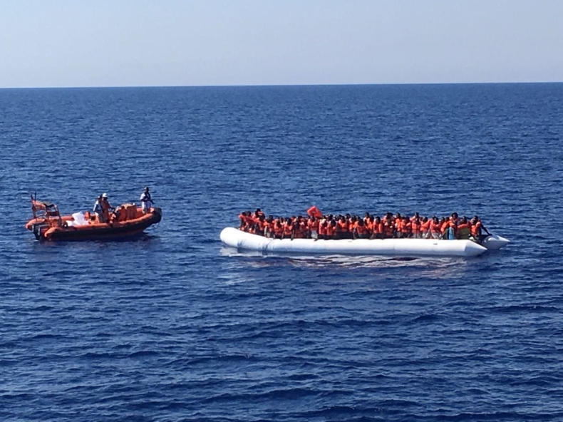 Hiszpania: Około 200 migrantów przedostało się do Ceuty - GospodarkaMorska.pl