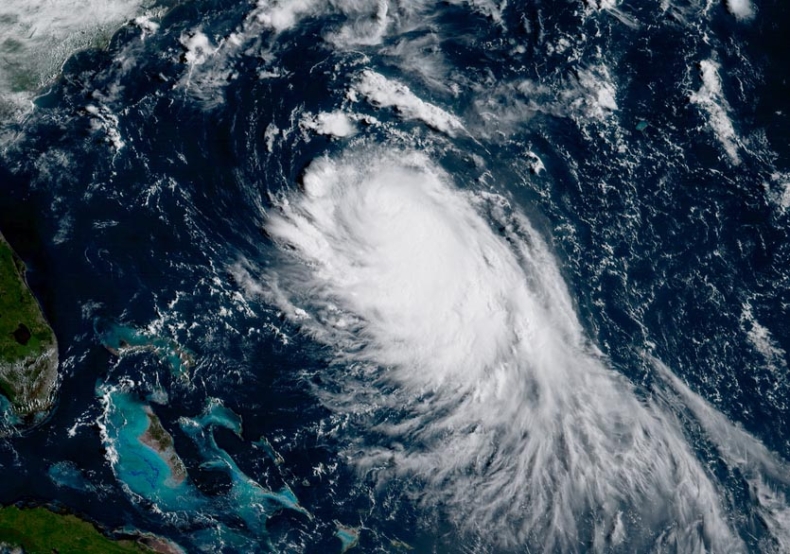 Sztorm Gert przekształcił się w huragan - GospodarkaMorska.pl