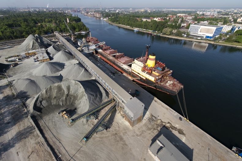 Nabrzeża Obrońców Poczty Polskiej i Mew w Porcie Gdańsk przejdą gruntowną modernizację (foto, wideo) - GospodarkaMorska.pl