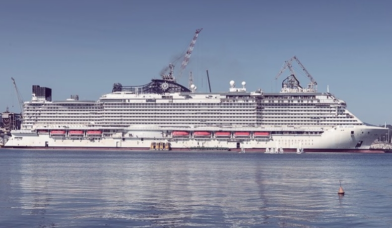 MSC Cruises świętuje wydokowanie swojego kolejnego giganta (wideo) - GospodarkaMorska.pl