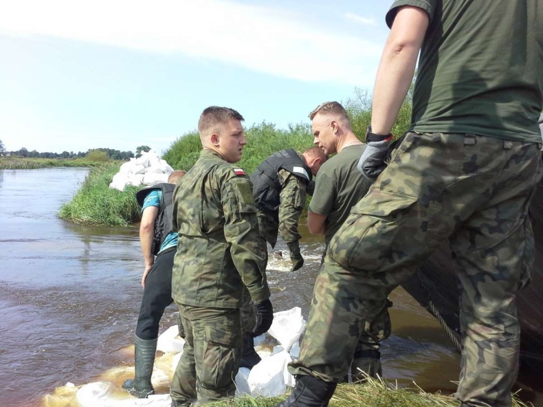 8. Flotylla Obrony Wybrzeża w walce z żywiołem - GospodarkaMorska.pl