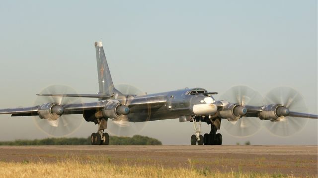 Bombowce strategiczne Rosji przeleciały w pobliżu Korei Płd. i Japonii - GospodarkaMorska.pl