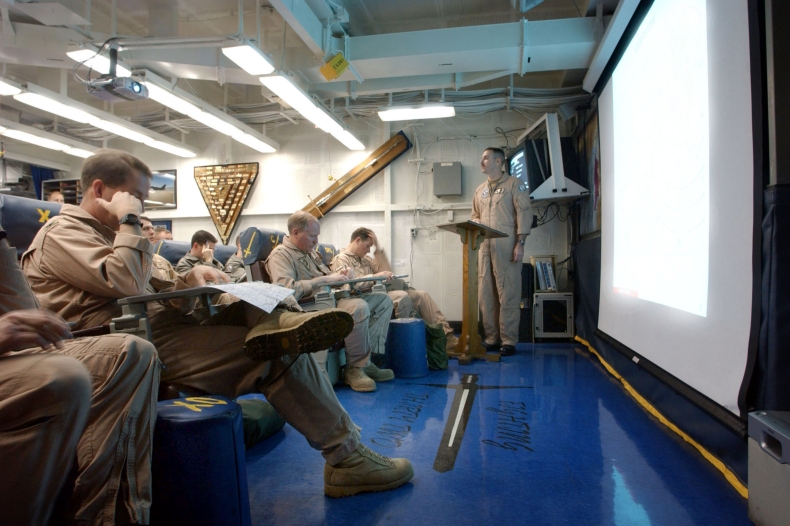 „NYT”: Amerykańscy marynarze są przemęczeni nadmiernymi obowiązkami - GospodarkaMorska.pl