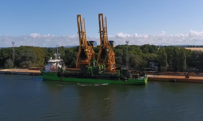 „Wybuchowy” ładunek w szczecińskim porcie, tuż obok gazoportu - GospodarkaMorska.pl