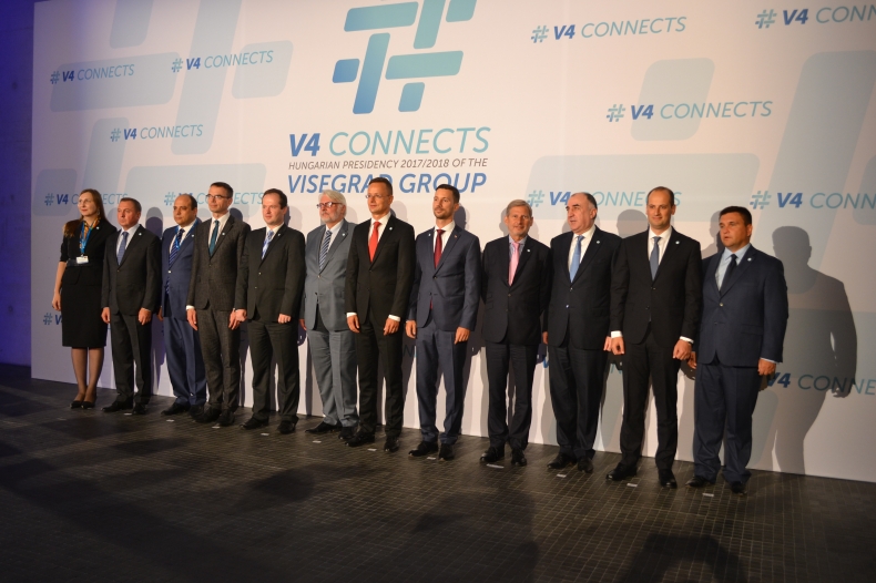 Minister Witold Waszczykowski na spotkaniu ministrów spraw zagranicznych Grupy Wyszehradzkiej i Partnerstwa Wschodniego w Budapeszcie - GospodarkaMorska.pl