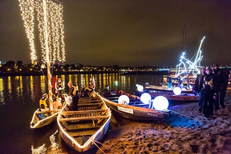 Warszawa: Parada łodzi, pokazy wakeboardu i spacer ornitologiczny w Święto Wisły - GospodarkaMorska.pl