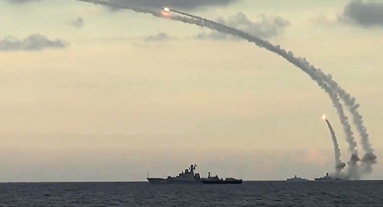 Resort obrony Rosji: nasz okręt ostrzelał siły IS w Syrii - GospodarkaMorska.pl
