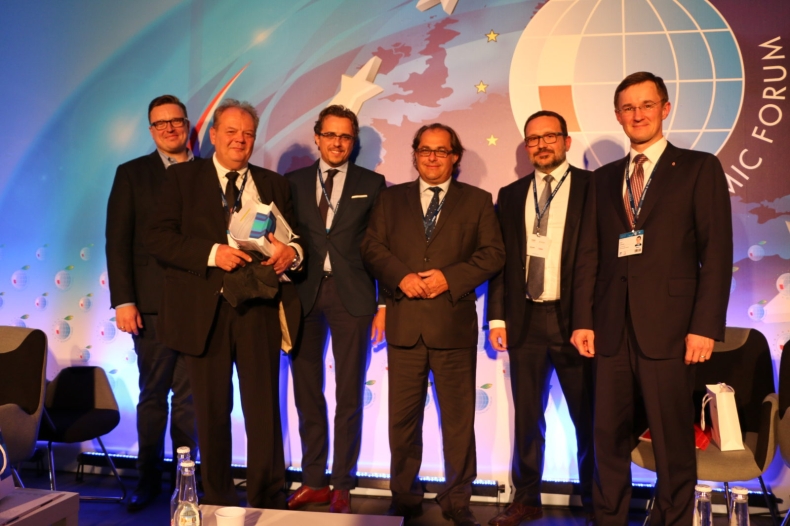 Kierownictwo resortu gospodarki morskiej z wizytą na Forum Ekonomicznym - GospodarkaMorska.pl