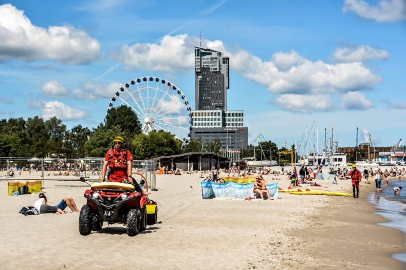 Kolejny bezpieczny sezon na gdyńskich kąpieliskach - GospodarkaMorska.pl