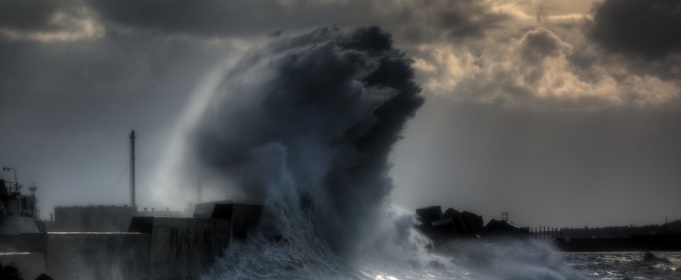 Eksperci: silny wiatr to tylko jedno z zagrożeń ze strony huraganu - GospodarkaMorska.pl