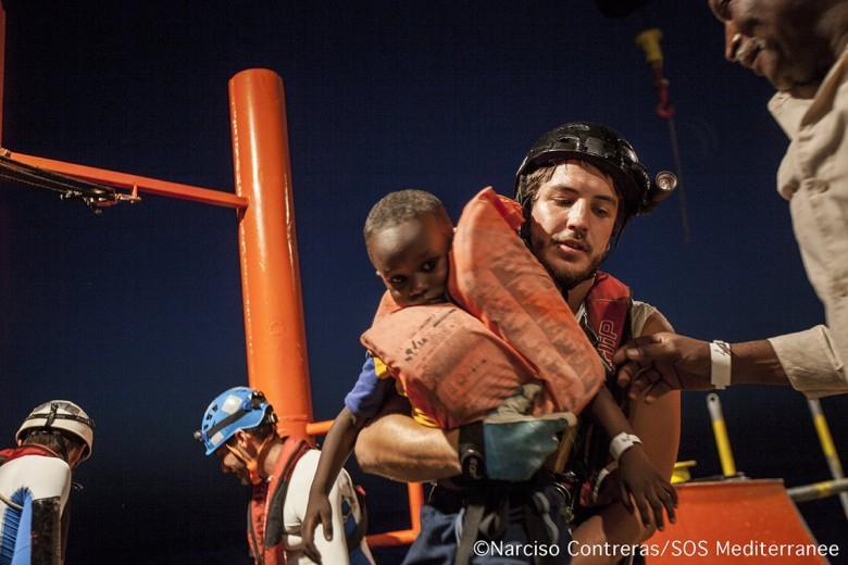 Włochy: Rząd chce pomóc migrantom w obozach przetrzymywania w Libii - GospodarkaMorska.pl