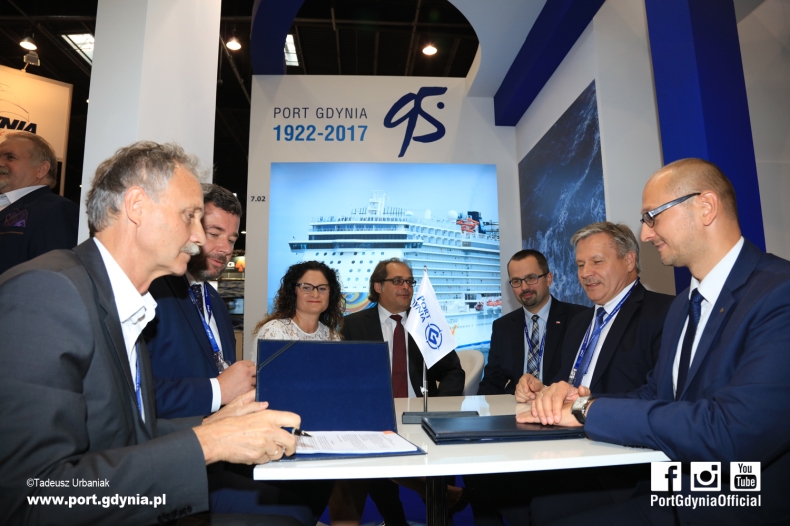 Port w Gdyni za pół roku będzie mógł przyjąć statki o długości do 400 m - GospodarkaMorska.pl