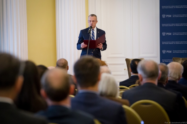 Wiceminister Marek Magierowski otworzył międzynarodową konferencję nt. Pasa i Szlaku oraz współpracy z Chinami - GospodarkaMorska.pl