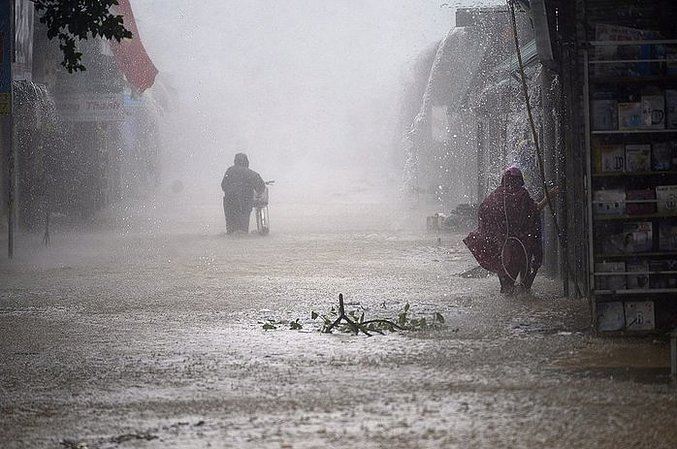 Wietnam: Ewakuacja ok. 47 tys. ludzi przed nadejściem tajfunu - GospodarkaMorska.pl