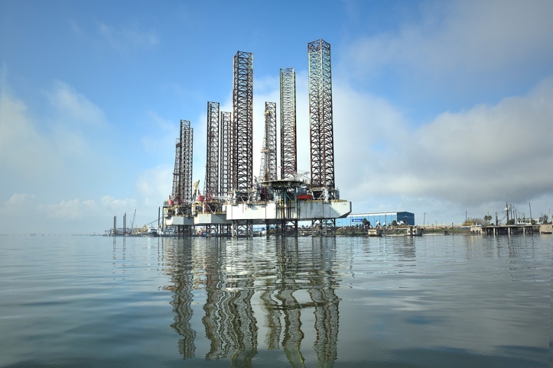 Ropa w USA zbliża się do 50 USD, producenci rezygnują z łupków, a Maria się umacnia - GospodarkaMorska.pl