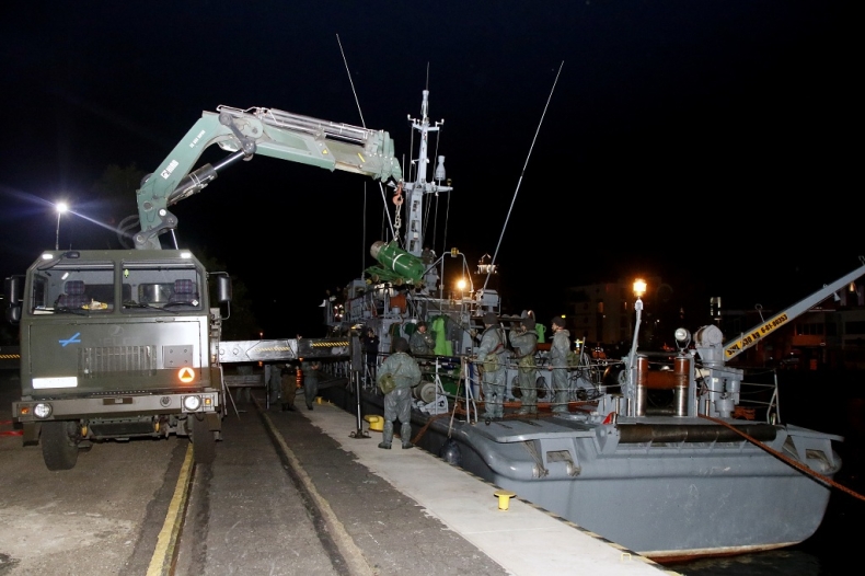 WARGACZ-17, operacja przeładunku min w kołobrzeskim porcie - GospodarkaMorska.pl