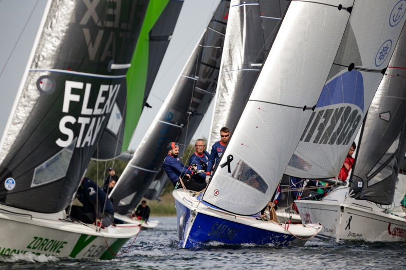 Finał sezonu regatowego Delphia 24 OD w Powidzu - GospodarkaMorska.pl