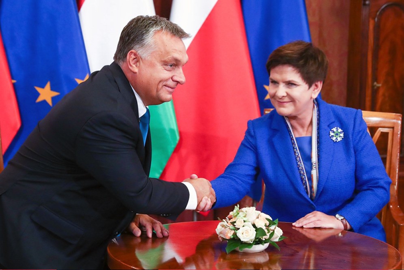 Premierzy Polski i Węgier: droga, którą obraliśmy ws. migracji okazała się słuszna - GospodarkaMorska.pl