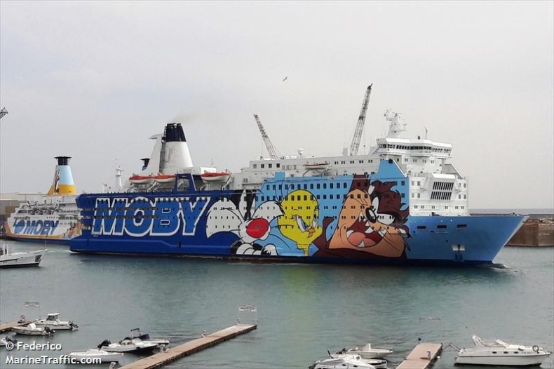 Hiszpański rząd wyczarterował trzy promy. Będą służyć policji oraz służbom odpowiedzialnym za bezpieczeństwo - GospodarkaMorska.pl