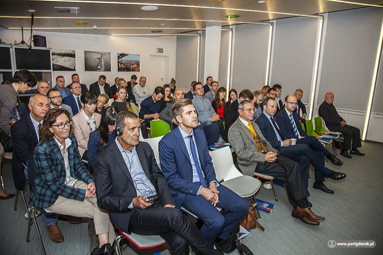 Debata nad inteligentnymi rozwiązaniami w branży morskiej - GospodarkaMorska.pl