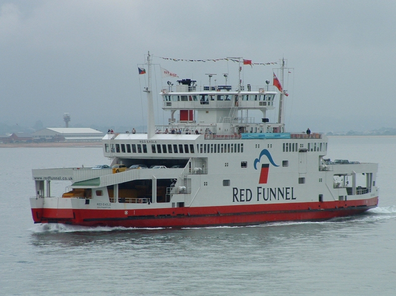 Duże zmiany na kolejnym promie należącym do Red Funnel - GospodarkaMorska.pl