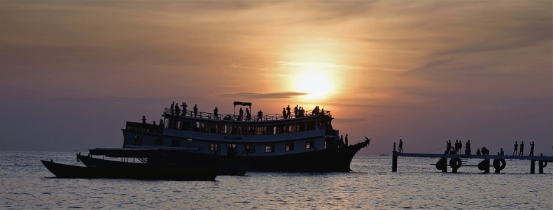 IOM: Łódź ze 130 Rohingjami wywróciła się w Zatoce Bengalskiej - GospodarkaMorska.pl