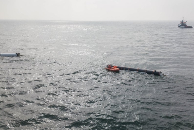 Ocean Cleanup wypuścił drugą część systemu do oczyszczania mórz na Morze Północne (foto, wideo) - GospodarkaMorska.pl
