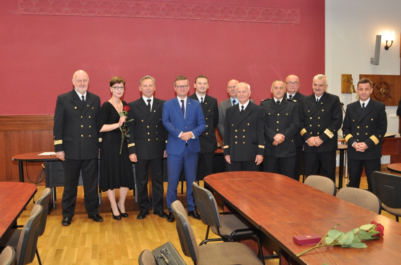 Uroczystość wręczenia odznaczeń w Urzędzie Morskim w Szczecinie - GospodarkaMorska.pl