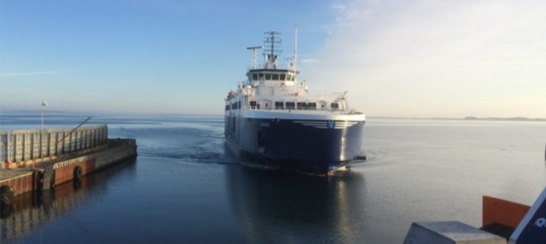 Niecodzienne zdarzenie. Prom napełniony niewłaściwym paliwem - GospodarkaMorska.pl