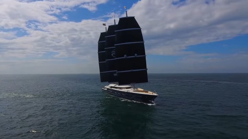 Czarna Perła odkrywa swe wdzięki (wideo) - GospodarkaMorska.pl