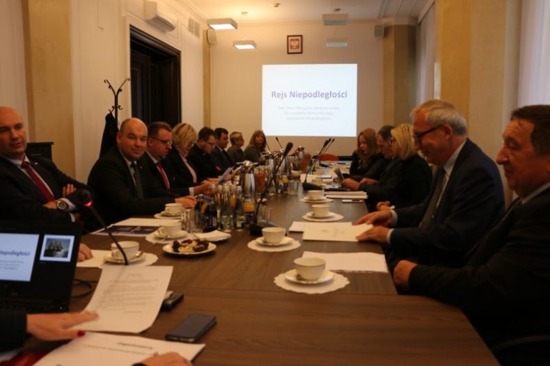 Warszawa: Posiedzenie Komitetu Programowego „Rejsu Niepodległości” - GospodarkaMorska.pl