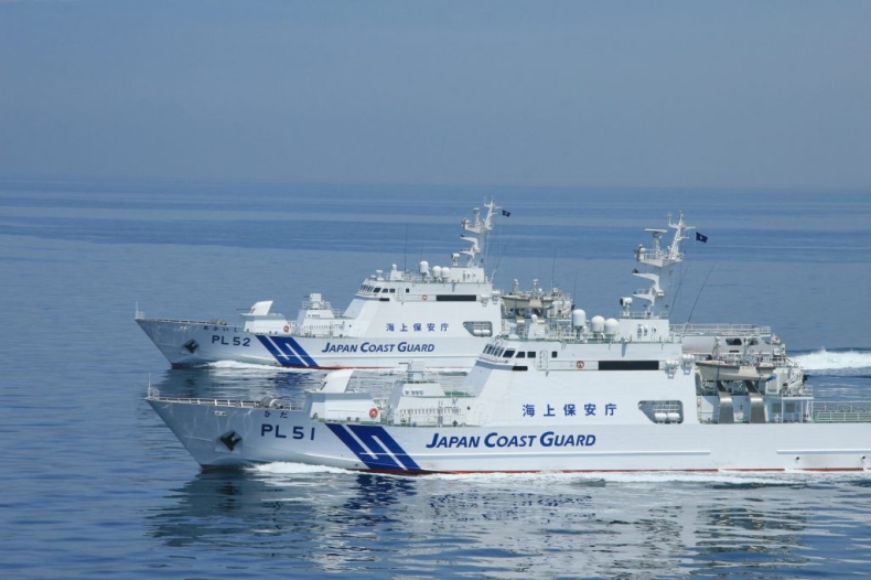 Trwają poszukiwania 12 osób po kolizji tankowca z kutrem rybackim - GospodarkaMorska.pl