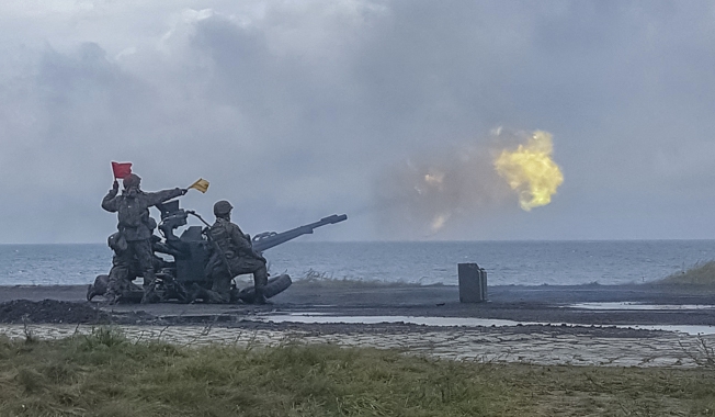 Artyleria ćwiczy nad morzem - GospodarkaMorska.pl